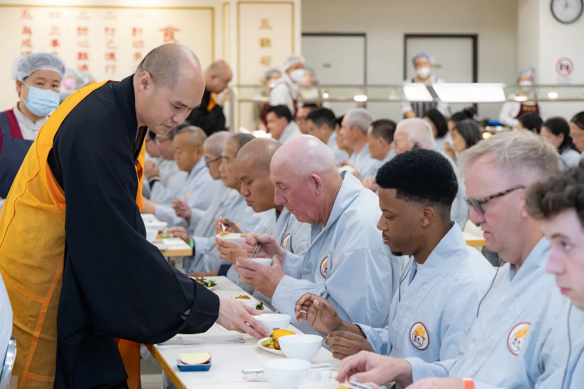 Hsi Lai Temple Holds Eight Precepts Retreat: Practicing the Dharma in Daily Life